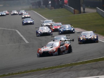 Podw&oacute;jne podium dla Lexusa w wyścigach GT500